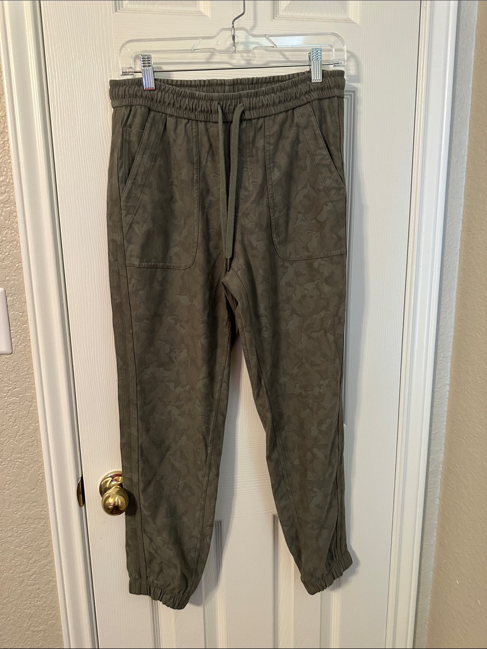 Athleta Olive Green Camo-Print Jogger Pants